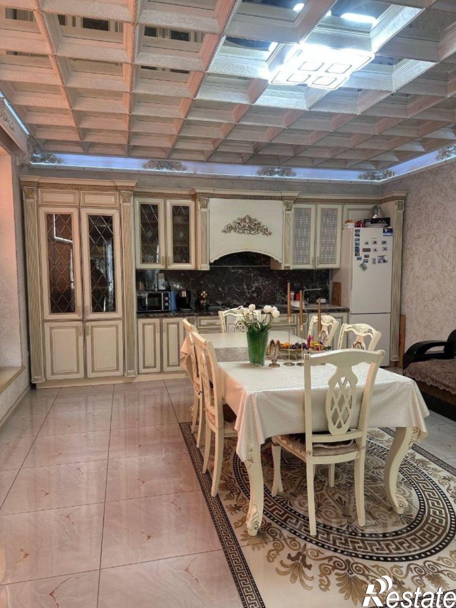 Купить дачу, дом, коттедж за 17 000 000 рублей на 10-я улица, 9